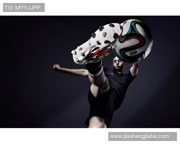 足球明星壁纸与球衣设计的完美结合让你感受足球魅力的独特体验 足球明星壁纸与球衣设计的完美结合让你感受足球魅力的独特体验